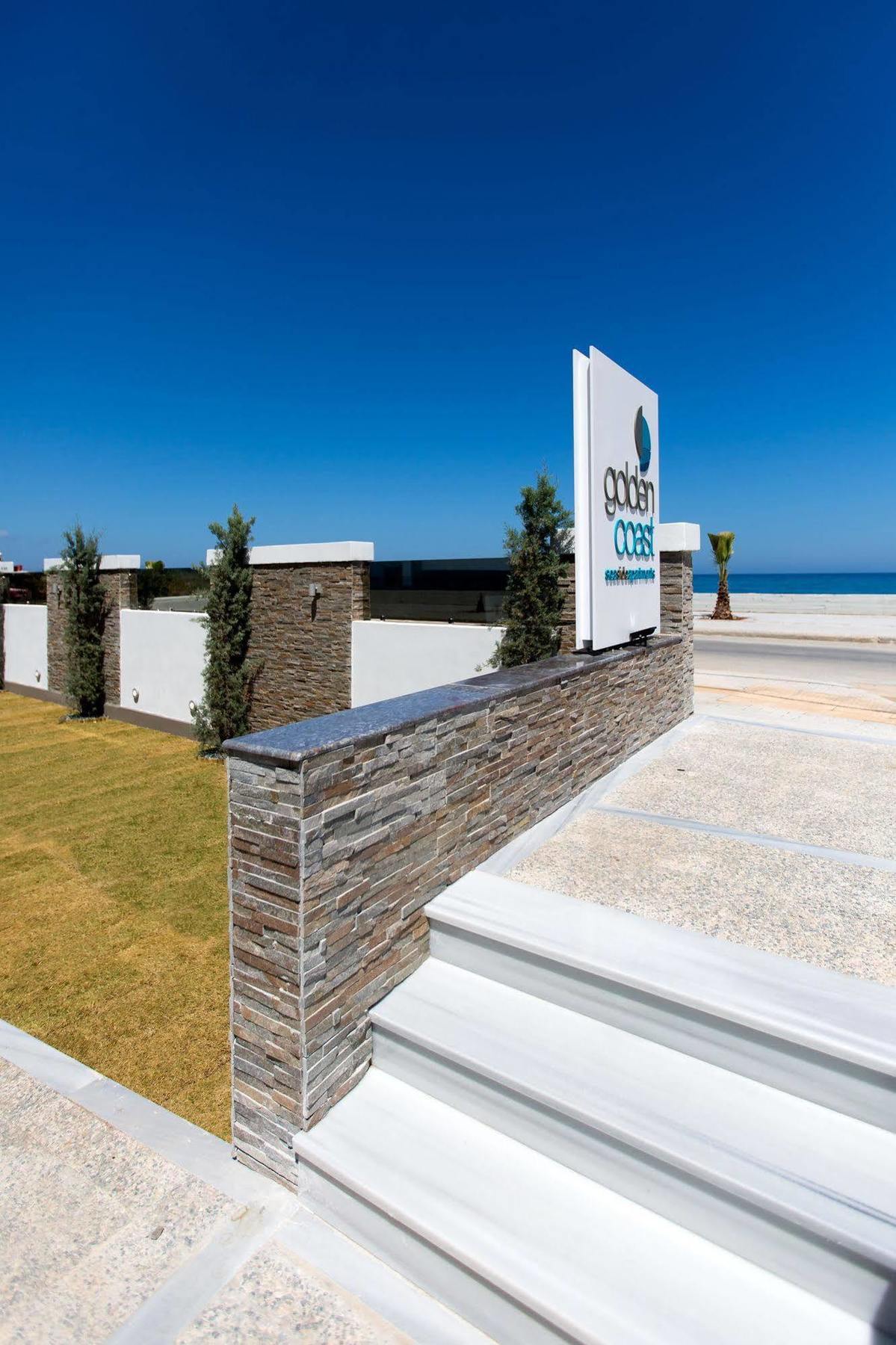 Golden Coast Seaside Apartments Rethymno  ภายนอก รูปภาพ